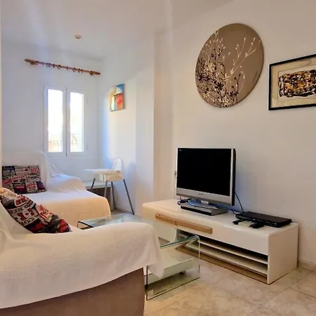 Cerca De La Playa Con Terraza Lejlighed