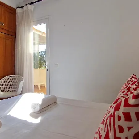 Cerca De La Playa Con Terraza شقة